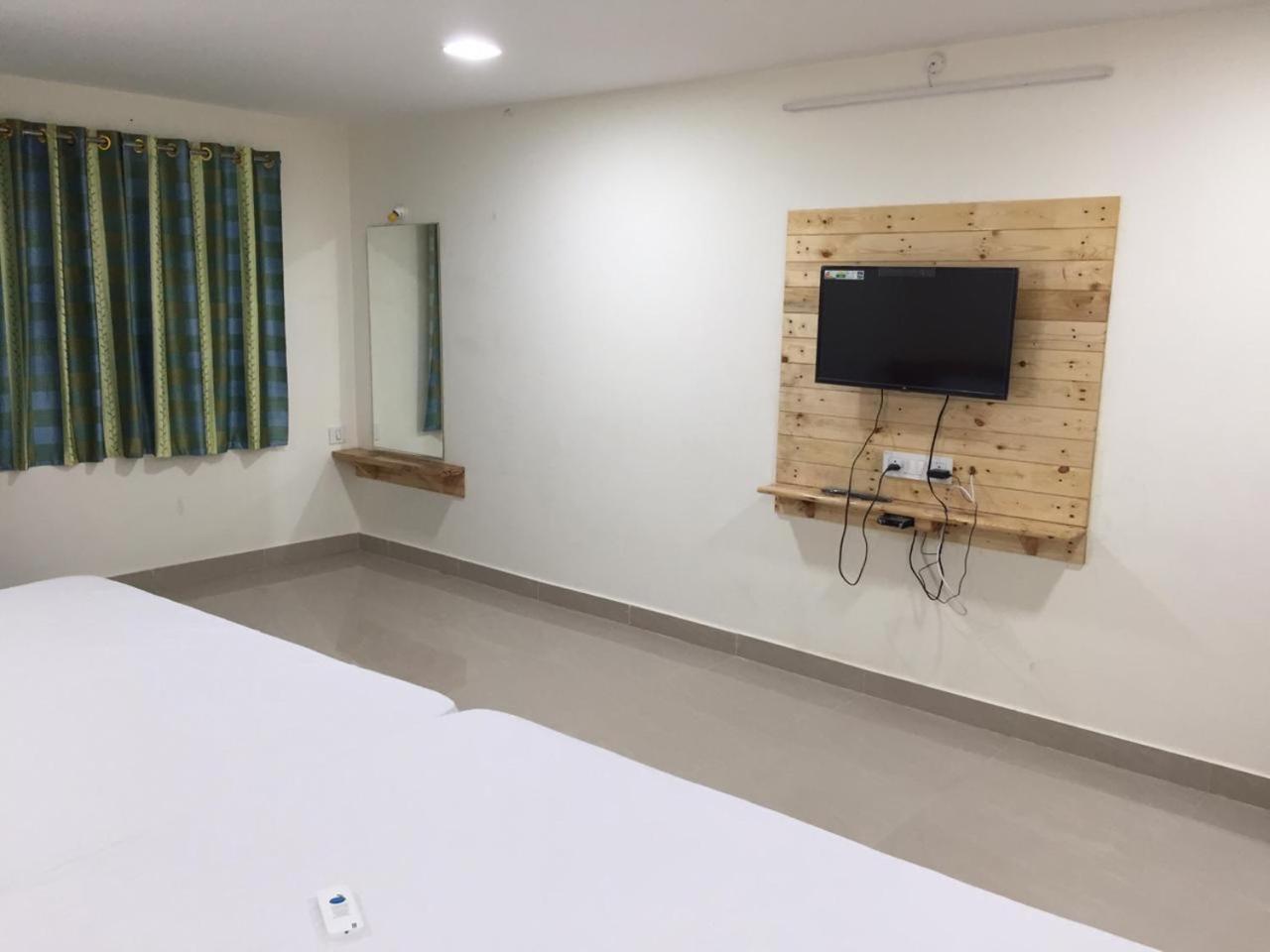 Aditi Rooms Tiruchirappalli 외부 사진